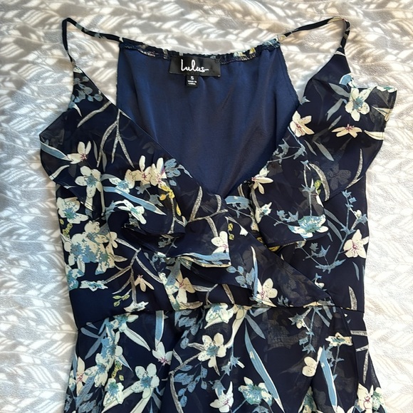 New Lulus size Small pretty dress floral - Picture 2 of 5
